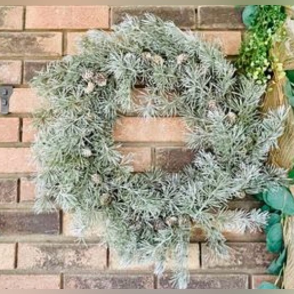 Weeping Pine Wreath - Picture 5 of 10
